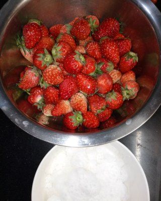 第1步(草莓果酱的做法)