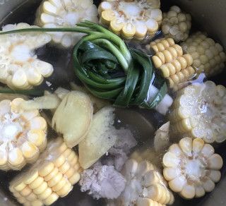第5步(玉米排骨汤的做法)