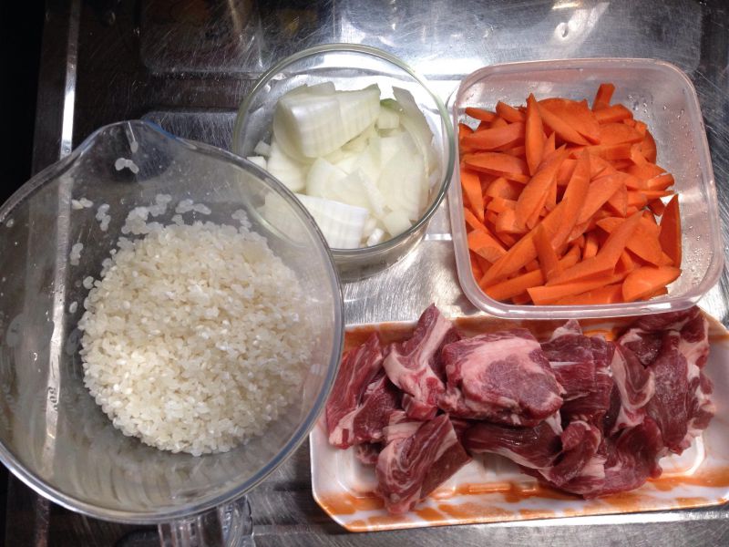 第1步(新疆羊肉抓饭的做法)