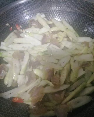 第5步(竹笋炒腊肉的做法)