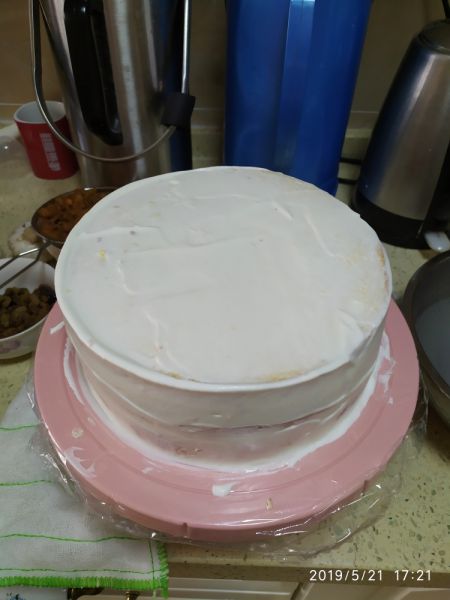 第9步(彩虹果园枇杷人蛋糕创意造型的做法)