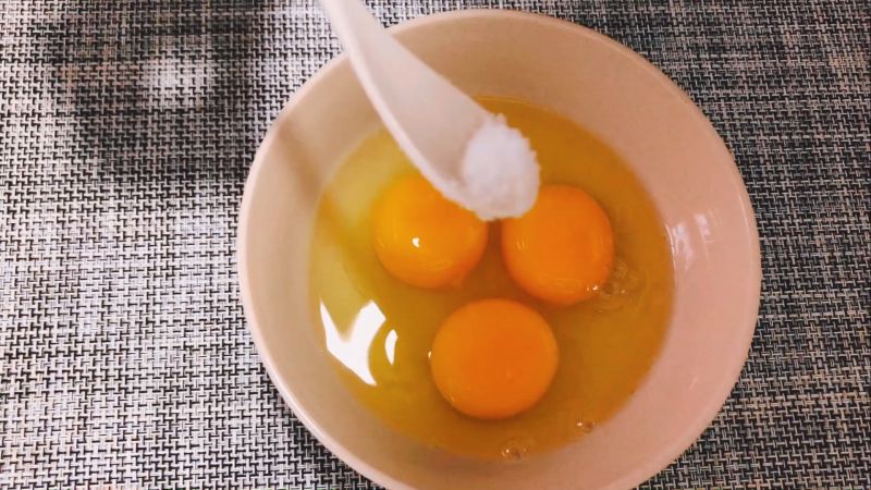 第2步(西红柿鸡蛋拌面的做法)