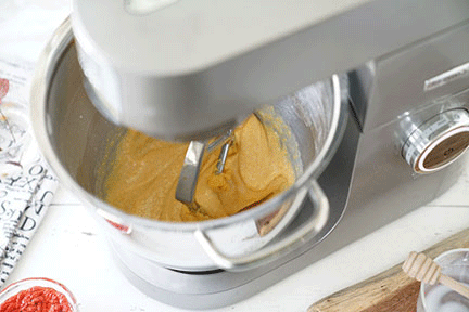 第16步(凯伍德厨师机食谱 - 椰子油枸杞玉米面包的做法)