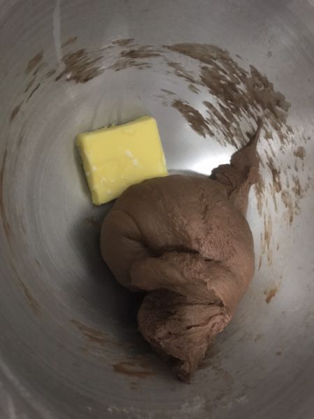 第3步(巧克力面包卷的做法)
