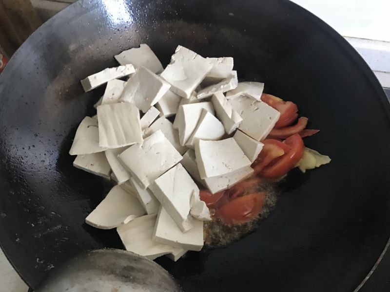 第5步(番茄豆腐鱼的做法)