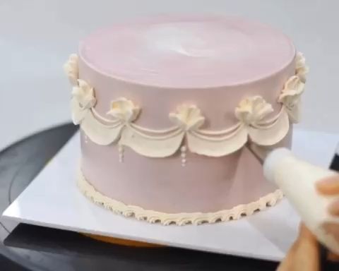 第5步(ins风复古奶油蛋糕复古烛台蛋糕裱花蛋糕奶油蛋糕的做法)