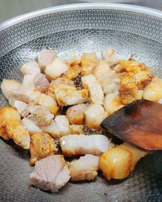 第4步(油豆腐燒肉的做法)