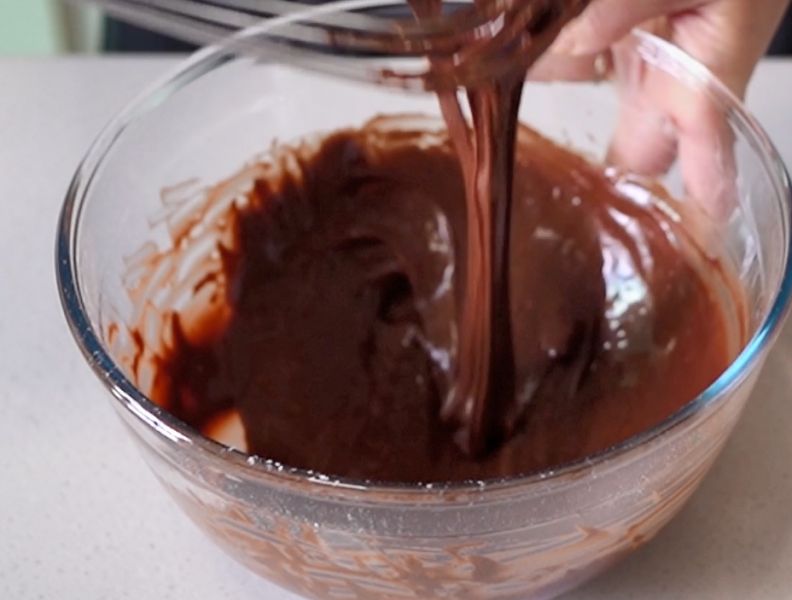 第3步(焦糖坚果巧克力裸蛋糕的做法)
