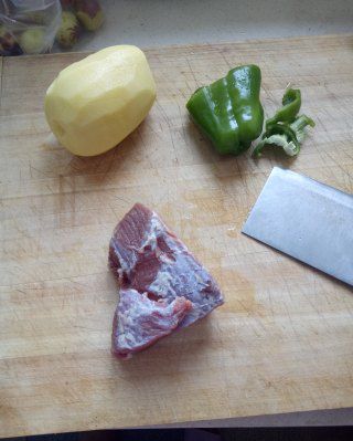第1步(土豆炖牛肉的做法)