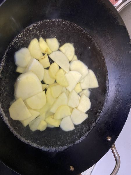 第3步(干锅土豆片的做法)