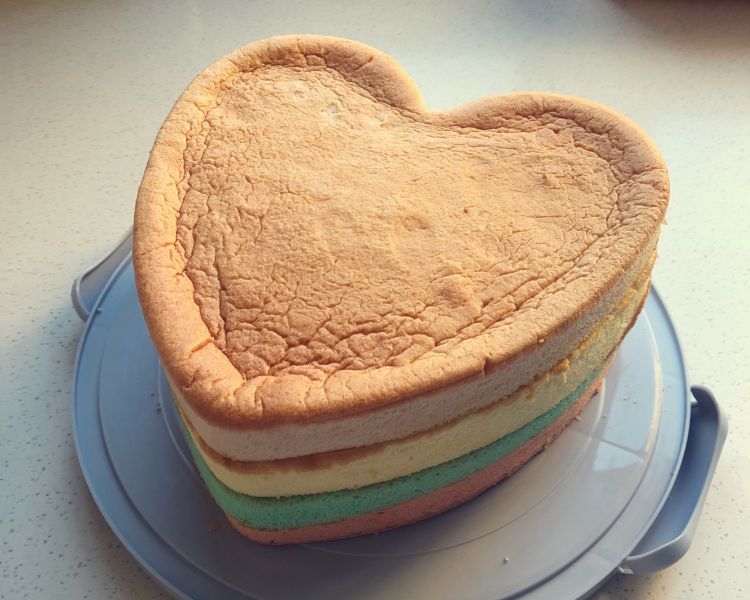 彩虹蛋糕坯成品图