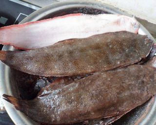 第1步(红烧目鱼段的做法)