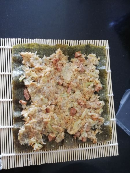 第4步(糯米口感的花菜寿司的做法)