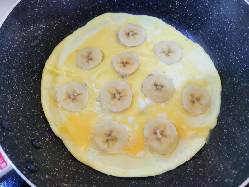 第4步(香蕉鸡蛋饼的做法)