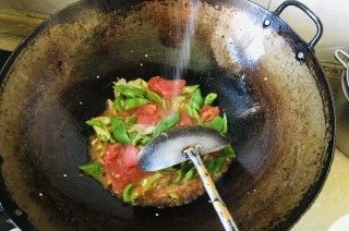 第9步(西红柿青椒炒鸡蛋的做法)