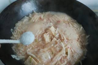 第9步(萝卜丝冻豆腐汤的做法)