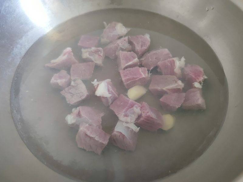 第2步(土豆烧牛肉的做法)