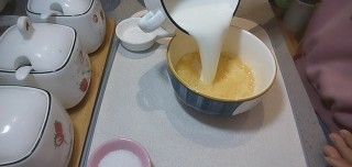 第4步(牛奶布丁的做法)