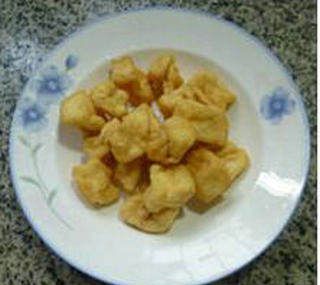 第1步(蒜片木耳菜炒小油豆腐的做法)