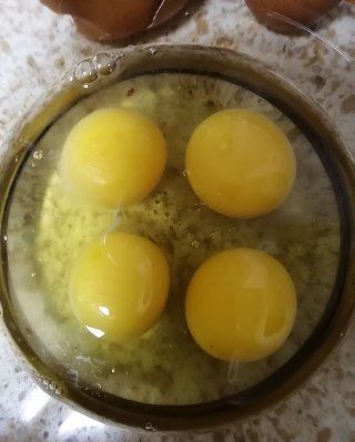 第1步(皱皮椒煎鸡蛋的做法)