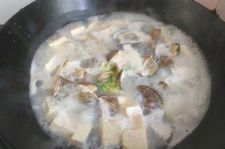 第14步(花蛤豆腐汤的做法)