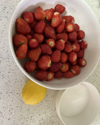 第1步(草莓酱的做法)