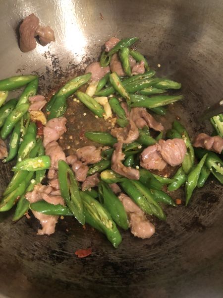 第5步(家常菜辣椒炒肉的做法)