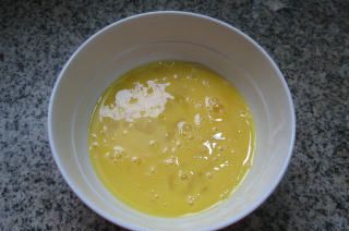 第3步(榨菜丝鸡蛋豆腐汤的做法)