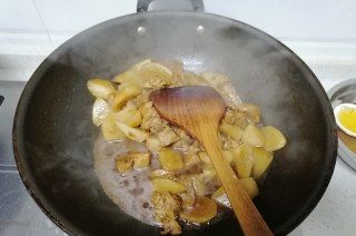第7步(土豆烧肉的做法)
