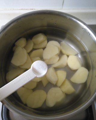 第2步(凉拌土豆的做法)