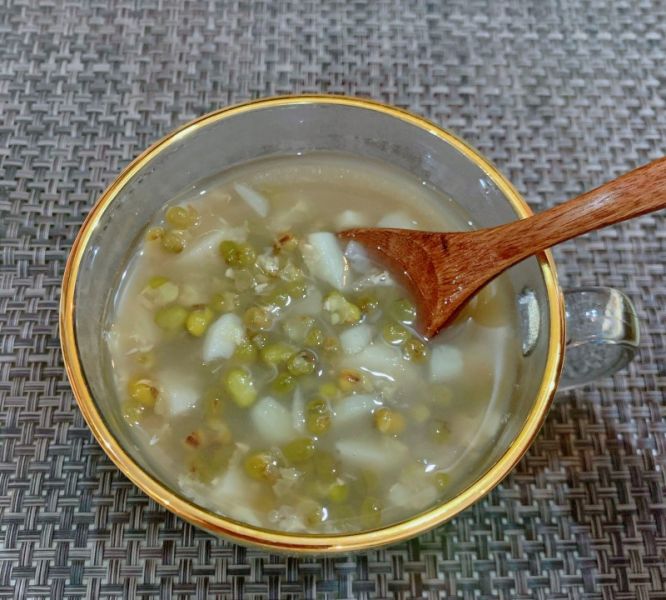 绿豆煲马蹄糖水