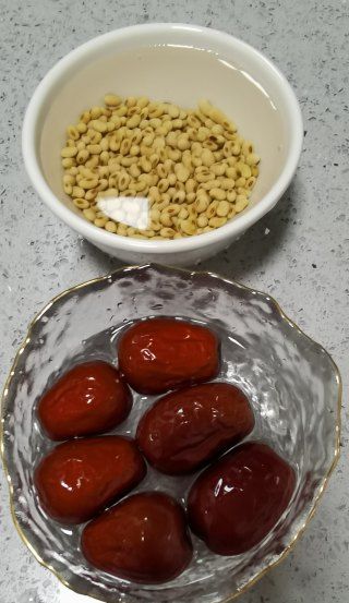 第2步(红枣枸杞豆浆的做法)
