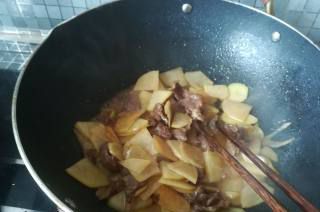 第8步(土豆炒牛肉的做法)