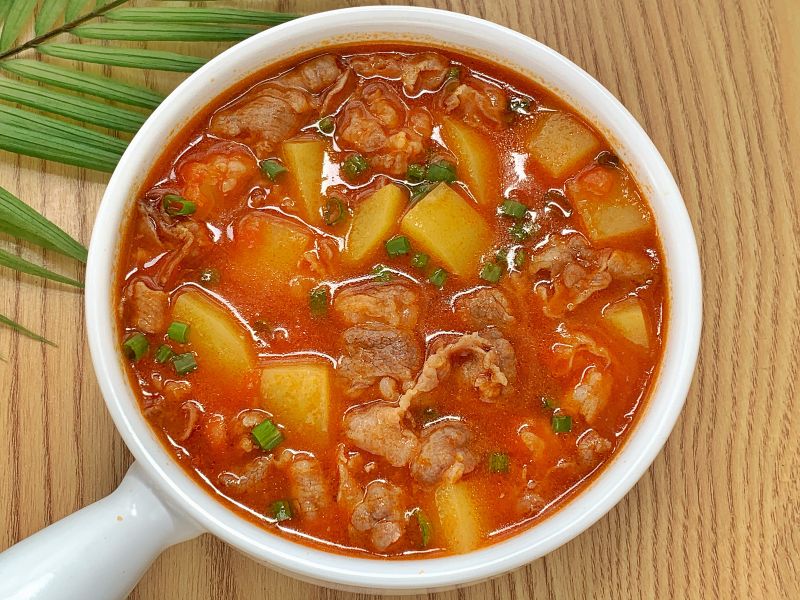 好喝开胃❗️连汤汁都不剩的番茄土豆肥牛汤。成品图