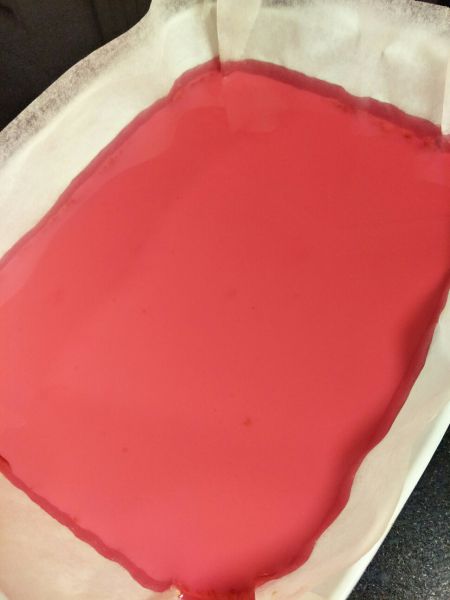 第4步(草莓果冻蛋糕的做法)