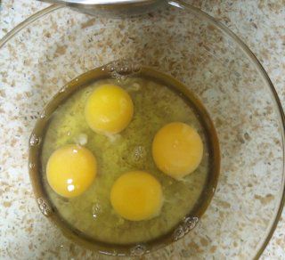 第3步(黄瓜木耳炒鸡蛋的做法)