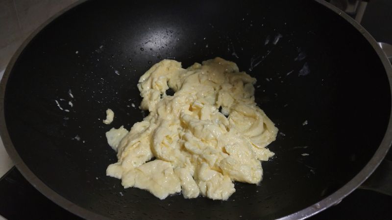 第3步(胡萝卜炒蛋的做法)