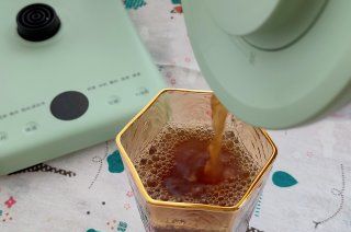 第7步(老姜黑糖玫瑰花茶的做法)