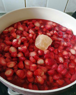 第3步(自制草莓酱的做法)