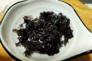 第2步(虾皮紫菜汤的做法)