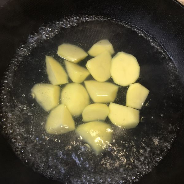 第1步(糖醋土豆的做法)