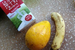 第1步(木瓜香蕉奶昔的做法)