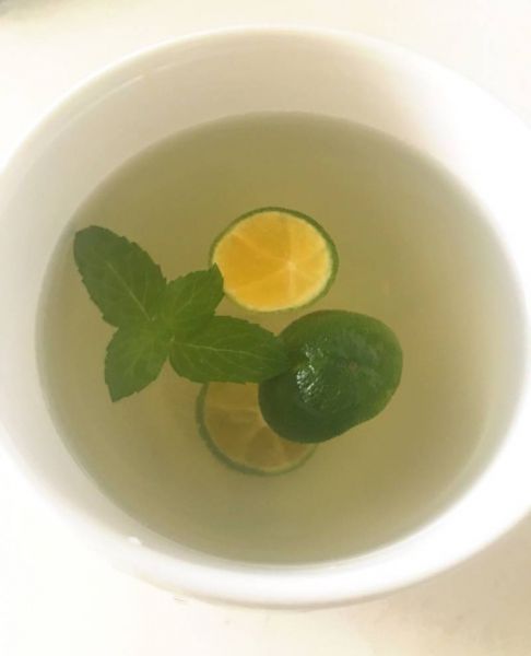 夏日饮品——蜂蜜柠檬薄荷水成品图