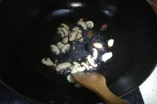 第7步(香菇油菜的做法)