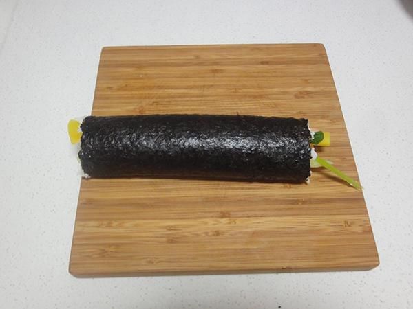 第12步(金枪鱼紫菜包饭的做法)
