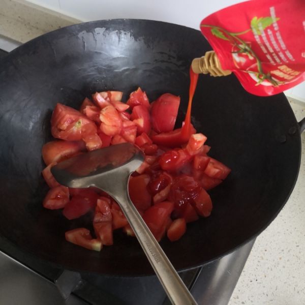 第2步(西红柿蒸饺的做法)