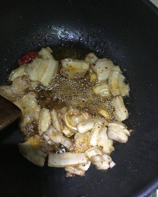 第4步(花菜回锅肉，肉香+菜香让你欲罢不能~的做法)