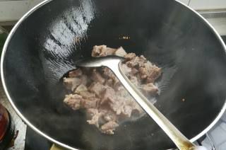 第4步(土豆炖牛肉的做法)