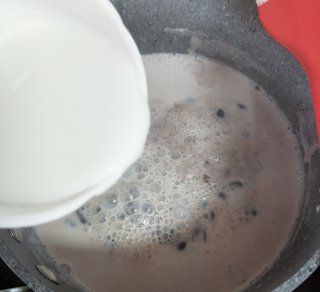 第6步(红豆牛奶雪糕的做法)