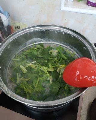 第5步(菠菜猪肝粥的做法)